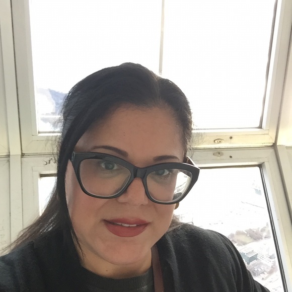 Meet your Posher,  Bronx Bauble - Picture 5 of 8